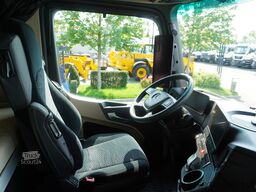 Mercedes-Benz Actros 2546 / Lecapitaine refrigerator