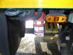 Schmitz Cargobull 2 AXLE + CARRIER + DHOLLANDIA LOADLIFT