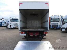 MAN TGL 8.220 + MANUAL + EURO 6 + LIFT