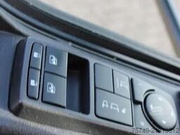 MAN TGL 8.220 + MANUAL + EURO 6 + LIFT
