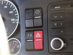MAN TGL 8.220 + MANUAL + EURO 6 + LIFT