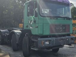 MAN 35.372 F90 Abrollkipper Hakenlift 348.000 Km 8x4
