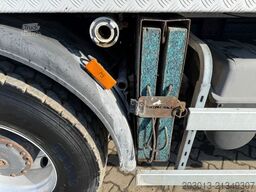 MERCEDES-BENZ AROCS 4445 8x4 EURO6 Betonpumpe SERMAC 5RZ46