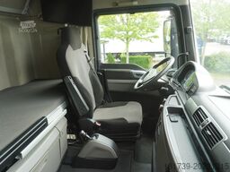 MAN TGX 35.580 E6 8x4 /4 / 23 EPAL tarpaulin