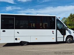 MERCEDES-BENZ 30 Sitzer Schul- Transferbus 519 Lagerfahrzeug
