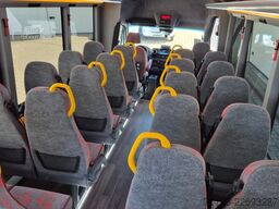 MERCEDES-BENZ 30 Sitzer Schul- Transferbus 519 Lagerfahrzeug