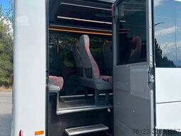 MERCEDES-BENZ 30 Sitzer Schul- Transferbus 519 Lagerfahrzeug