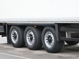SCHMITZ CARGOBULL SKO 24/ LBW 2000 kg / DS / ZURRLEISTE / 12642 XL