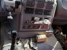 IVECO TRACKER AD 190T36 W 2-Achs Allradkipper Kran Atl