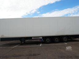 Schmitz Cargobull 3 AXLE FRIGO TRAILER