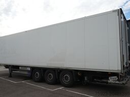Schmitz Cargobull 3 AXLE FRIGO TRAILER