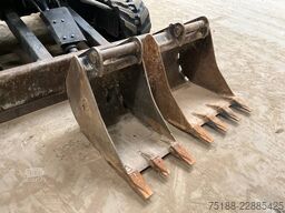 Kubota U 27-4