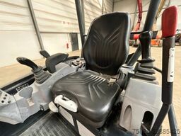 Kubota U 27-4