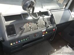 MAN LE 220C GODIVA POMP 2000 LITER TANK,MANUAL GEARBOX