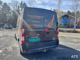 Renault Master van with two sets of tires.