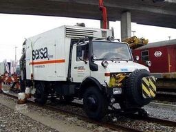 Unimog U 1650 L (Railroad cleaning)