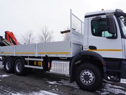 Mercedes-Benz Arocs 2633 flatbed truck / Crane FASSI