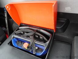 Mercedes-Benz Arocs 2633 flatbed truck / Crane FASSI