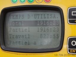 Renault C280 DTI 8 / FASSI crane 5.6T / range 8m