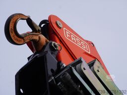 Renault C280 DTI 8 / FASSI crane 5.6T / range 8m