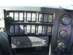 Renault C320 P4x2 E6 / Fassi 5.6 t / Range 8 m /