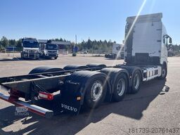 Volvo FH 650 8x4 / Truck chassis / steered 4th