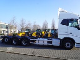 Volvo FH 650 8x4 / Truck chassis / steered 4th