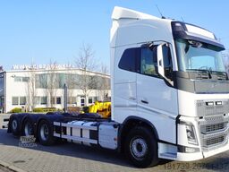 Volvo FH 650 8x4 / Truck chassis / steered 4th