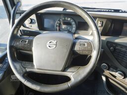 Volvo FH 650 8x4 / Truck chassis / steered 4th