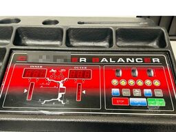RTE RTE balanseermachine Ongebruikt; maximale banddiameter 1100mm; ca. 180 RPM; maximaal gewicht 70KG; 0.25Kw; Balance periode 7s; in transportkrat; N.W 138; 7411 Bouwjaar 2025 Prijs is EX