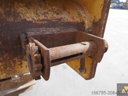 Caterpillar D8K Pipe carrier