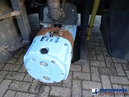 Renault Midlum 180.14 dxi 4x2 RHD Euro 5 vacuum tank 6...