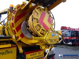 D.A.F. LF 55.220 4X2 RHD Whale vacuum tank 8.1 m3
