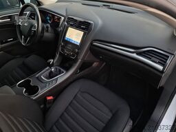FORD Mondeo 2.0TDCi - SpSitze - AHK - CAM -