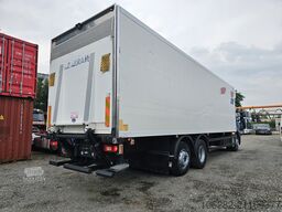 Volvo FM330 Multizone Lenk u. Kühlkoffer