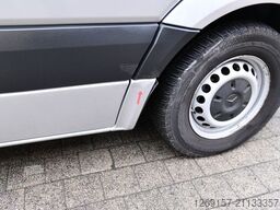 MERCEDES-BENZ Sprinter 319CDI V6 Kasten L1H2 Schwingsitz Autom