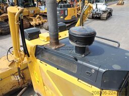 KOMATSU D65EX-15