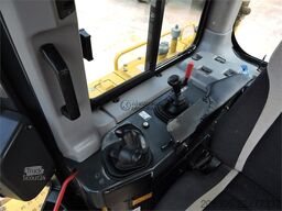 KOMATSU D65EX-15
