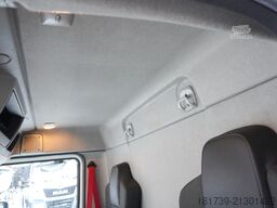 Renault D210 12T / Bitemperature Refrigerator