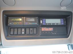 Renault D210 12T / Bitemperature Refrigerator