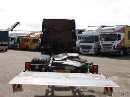 DAF CF 65 220 + lift + euro 5