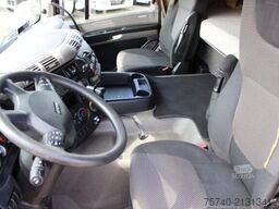 DAF CF 65 220 + lift + euro 5