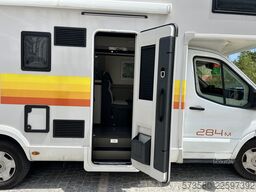 Roller Team Kronos 284M | Ford Transit 2.0 TDCi 165 PS Automatik | 5 Sitzplätze