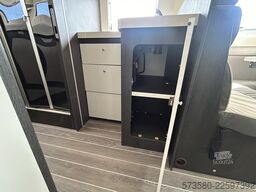 Roller Team Kronos 284M | Ford Transit 2.0 TDCi 165 PS Automatik | 5 Sitzplätze