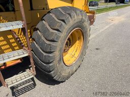 Caterpillar 928F