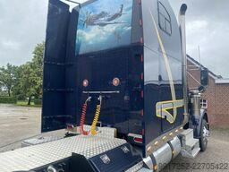 Freightliner FLD 130