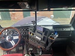 Freightliner FLD 130