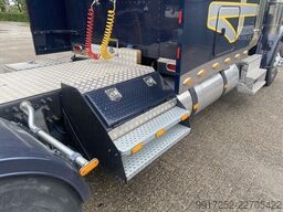 Freightliner FLD 130