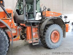 HITACHI ZW310