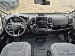 BÜRSTNER Signature SFT 7.0 180 PS / ohne Hubbett / AHK